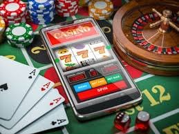 Tampilan aplikasi mobile fastoto di smartphone warna ungu cerah